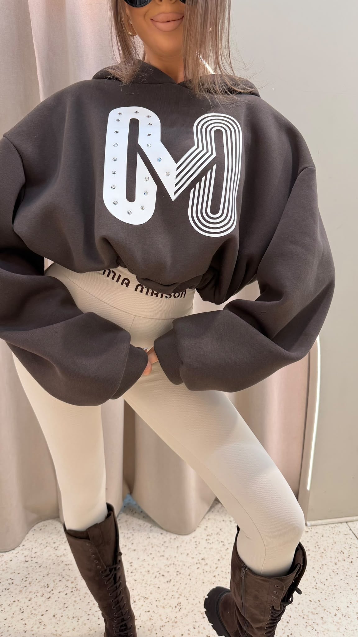 Bluza hoodie SHINE GIRL Mia Maison czekoladowa